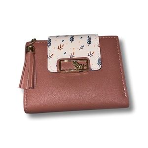 Light Mauve Zip Wallet